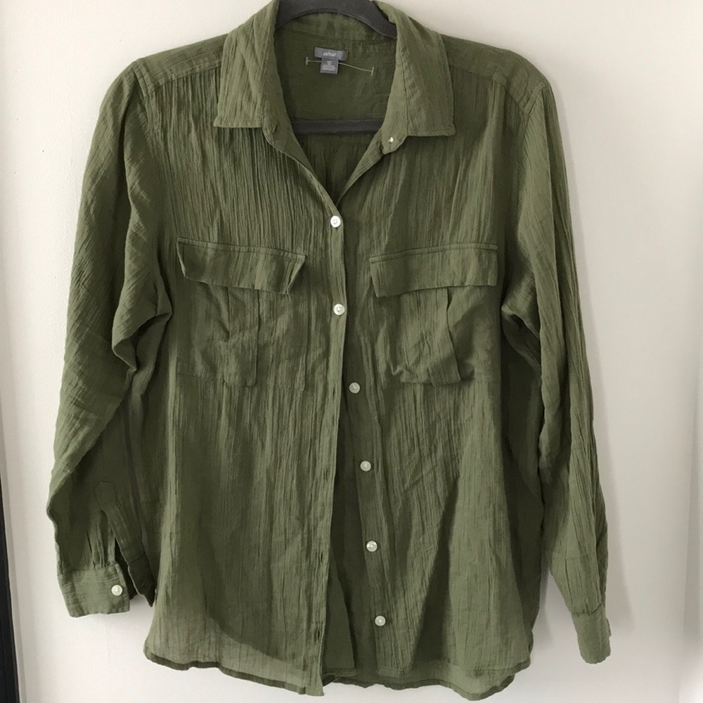 Aerie button up top